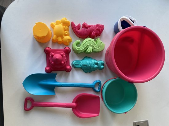Zandspeelgoed Set 11-delig - Complete Strandspeelgoed Set met Emmer, Schepje, Gieter & Zandvormpjes - Strand/Zandbak Speelgoed voor Kinderen - Duurzaam Plastic Zandset - Stevig Materiaal - Roze