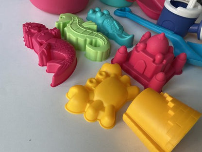 Zandspeelgoed Set 11-delig - Complete Strandspeelgoed Set met Emmer, Schepje, Gieter & Zandvormpjes - Strand/Zandbak Speelgoed voor Kinderen - Duurzaam Plastic Zandset - Stevig Materiaal - Roze