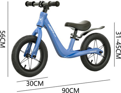 Loopfiets 12 inch met rubberen luchtbanden - Kinderfiets - Lichtgewicht magnesiumframe (0,65 kg) - Inclusief fietspomp - Verstelbaar zadel (31-45 cm) - Totaalgewicht 3,1 kg - Antislip handvatten - Stalen spaken - Voor kinderen vanaf 2 jaar - Blauw