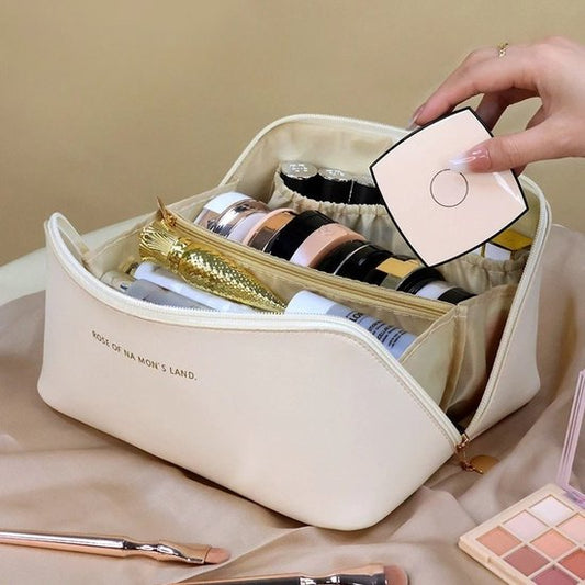Make-up Tas Dames & Meisjes - Grote Toilettas voor Reizen & Vakantie - Beauty Case met Grote Opening - Cosmetica Organizer met Vakken - Waterafstotend PU Leer - Reis Etui voor Make up & Verzorging - Handige Badkamer Opbergtas - Beige