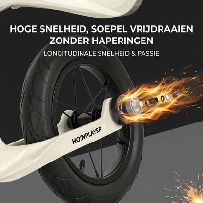 Loopfiets 12 inch met rubberen luchtbanden - Kinderfiets - Lichtgewicht magnesiumframe (0,65 kg) - Inclusief fietspomp - Verstelbaar zadel (31-45 cm) - Totaalgewicht 3,1 kg - Antislip handvatten - Stalen spaken - Voor kinderen vanaf 2 jaar - Wit