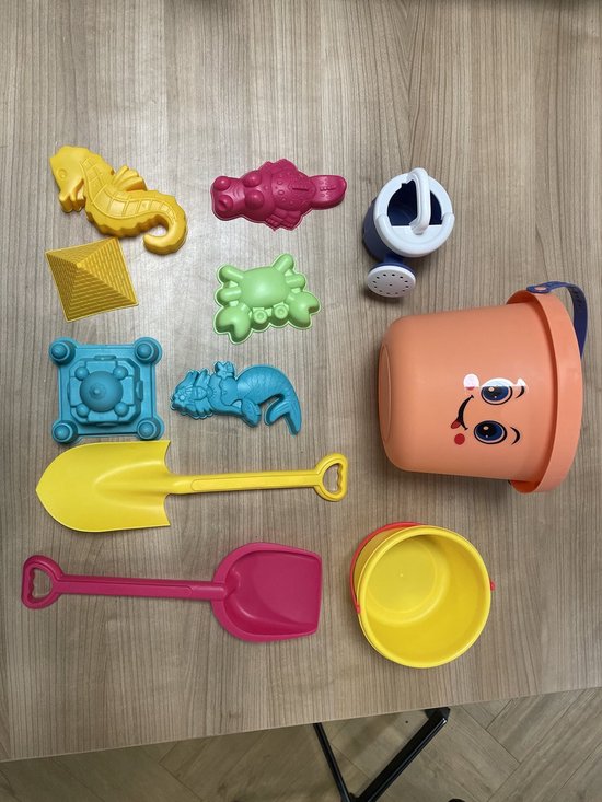 Zandspeelgoed Set 11-delig - Complete Strandspeelgoed Set met Emmer, Schepje, Gieter & Zandvormpjes - Strand/Zandbak Speelgoed voor Kinderen - Duurzaam Plastic Zandset - Stevig Materiaal - Oranje